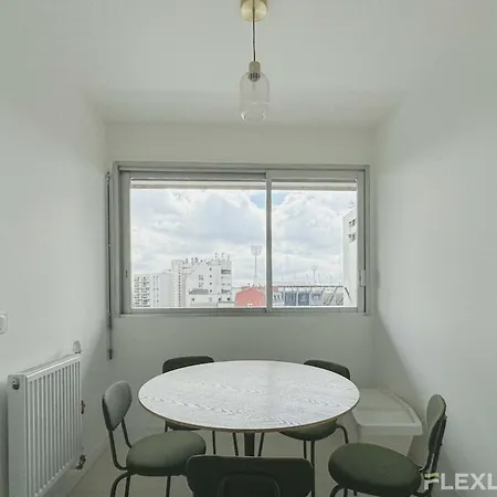 Flexliving - Whole - Mouchez